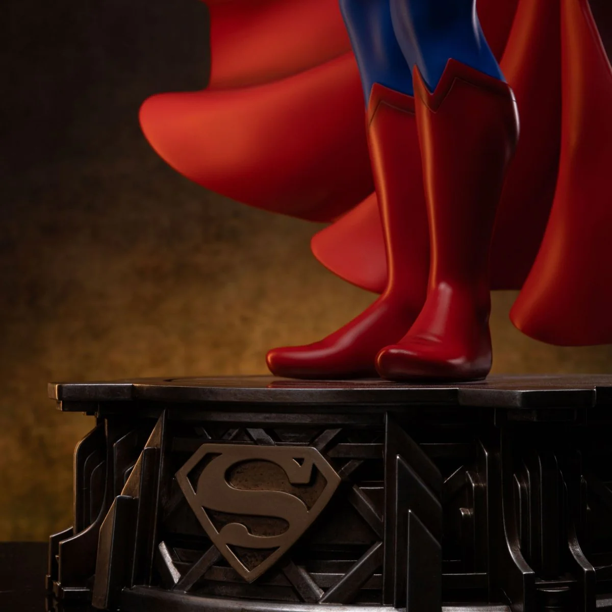 DC Comics Legacy Superman DC Trinity 57cm ETA Dec 2026 - Image 7