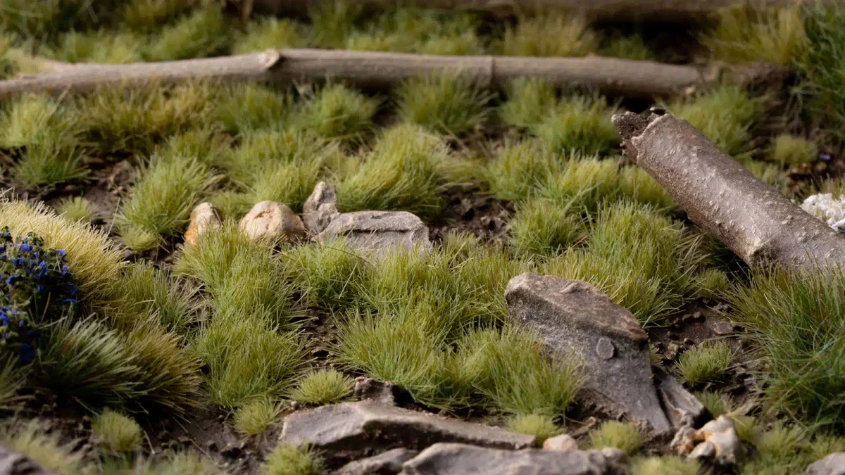 Gamers Grass - Green Wild Tufts 4mm - Image 3