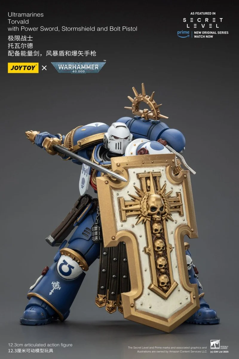 Joy Toy Warhammer 40k: Ultramarines Torvald with Power Sword, Stormshield and Bolt Pistol 13cm - Image 3