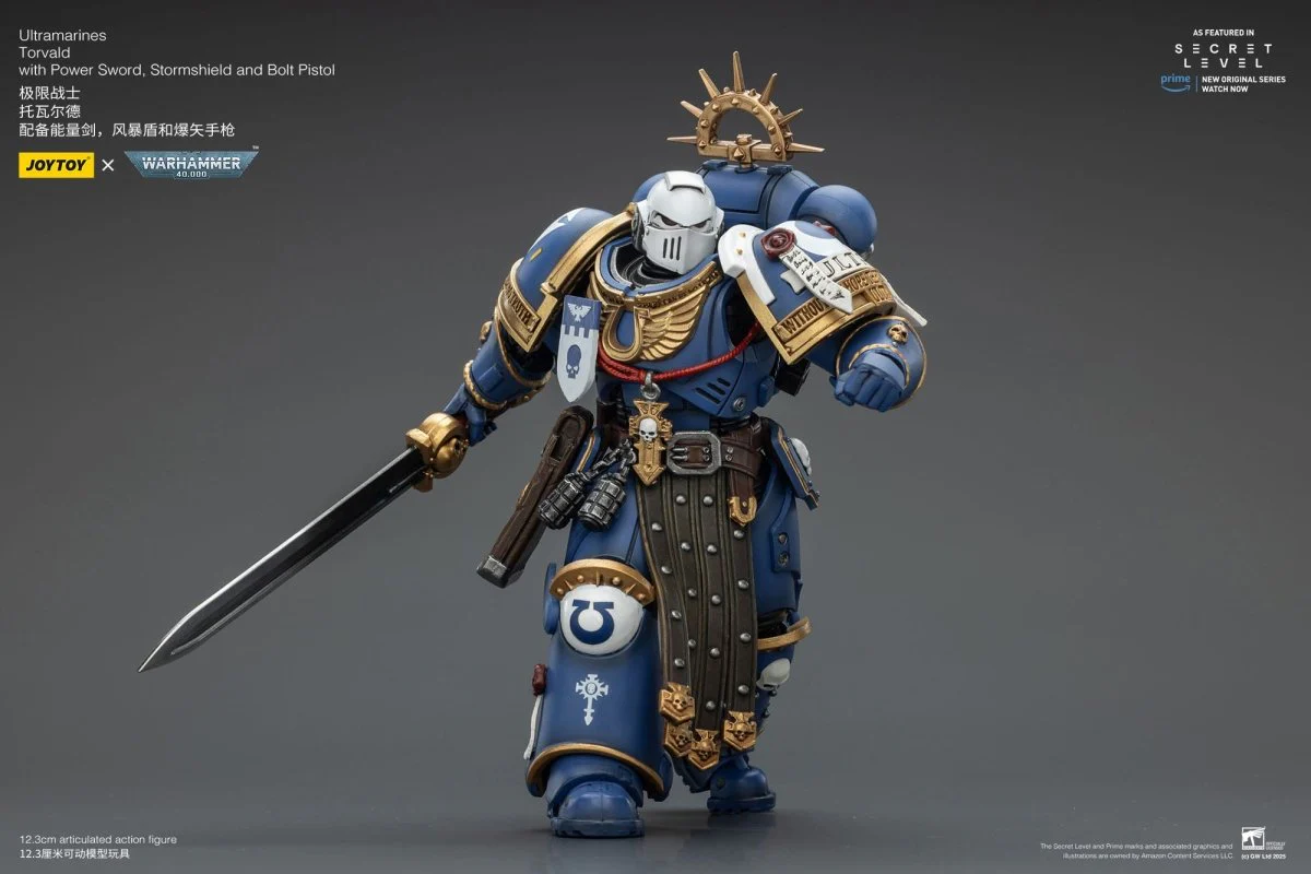 Joy Toy Warhammer 40k: Ultramarines Torvald with Power Sword, Stormshield and Bolt Pistol 13cm - Image 4