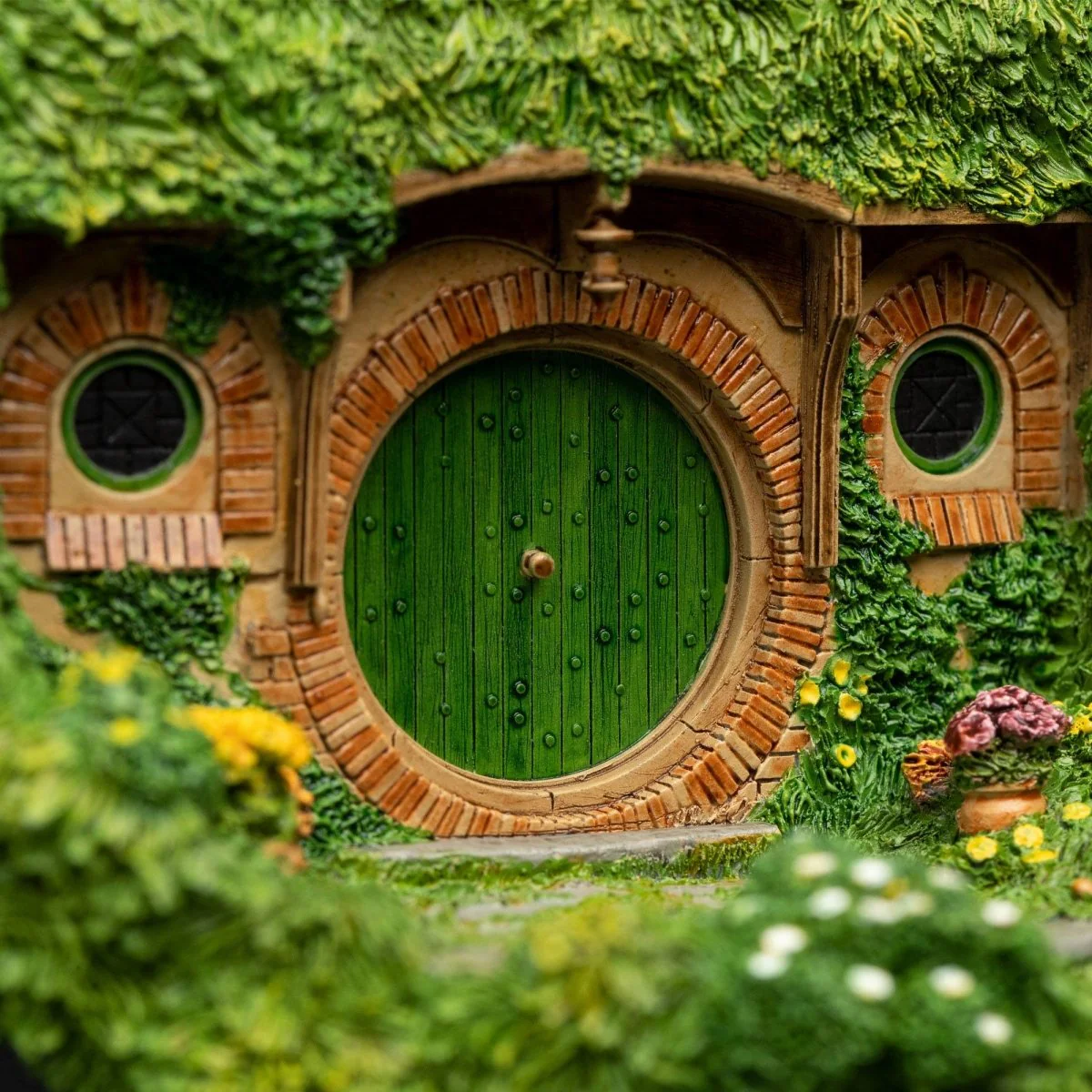 Lord of the Rings Statue Bag End on the Hill 19cm ETA Oct 2026 - Image 2
