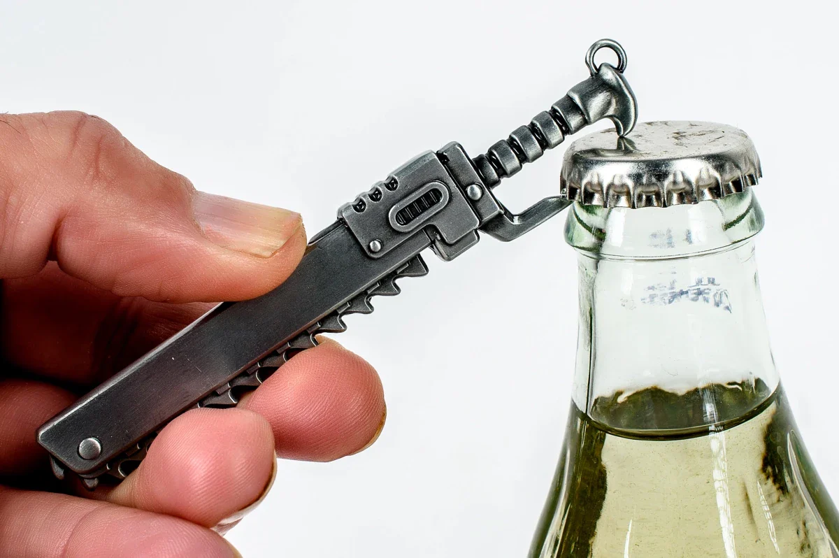 Warhammer 40,000: Adeptus Astartes Chainsword Bottle Opener - Image 10