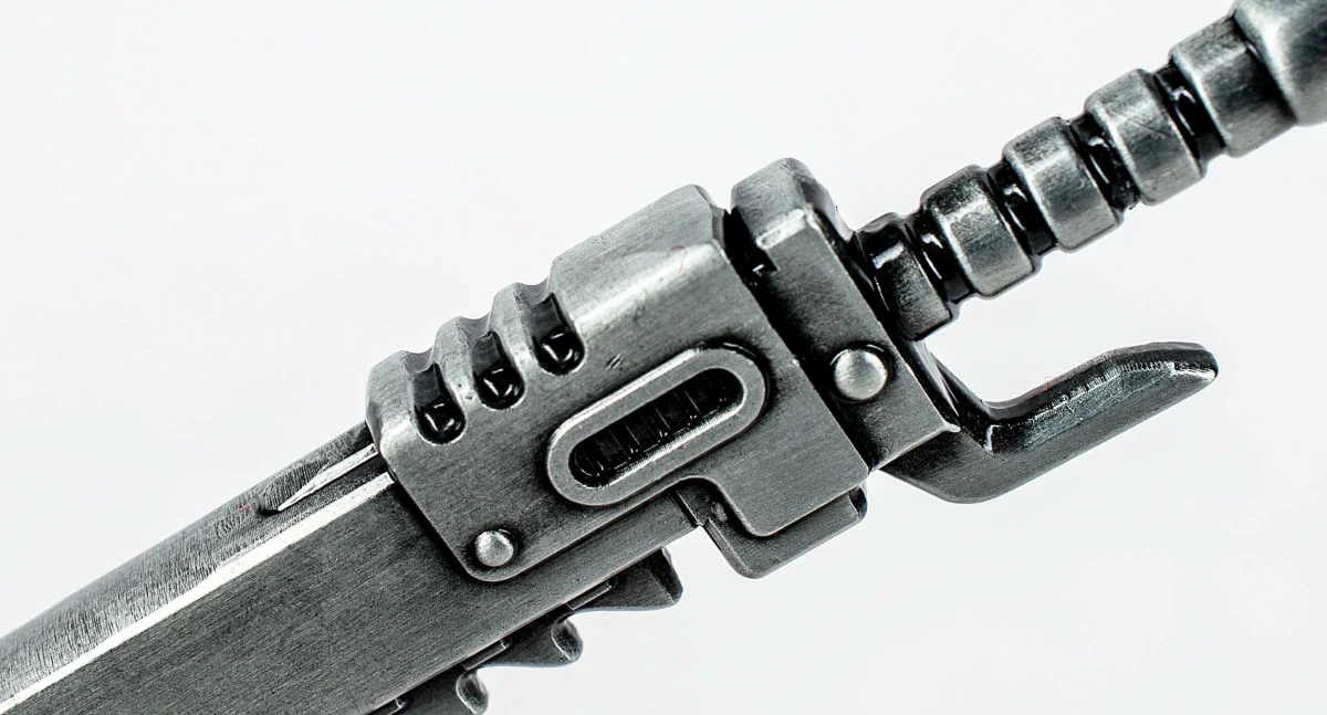 Warhammer 40,000: Adeptus Astartes Chainsword Bottle Opener - Image 5