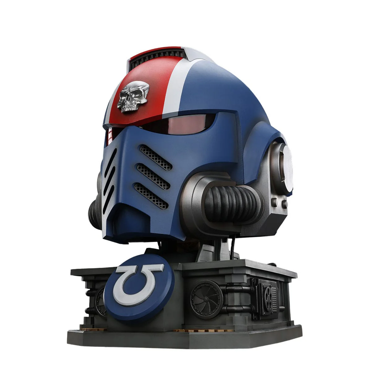 Warhammer 40,000: Space Marine 2 Replica Ultramarines Lieutenant Titus Helmet with Display Stand 1/1