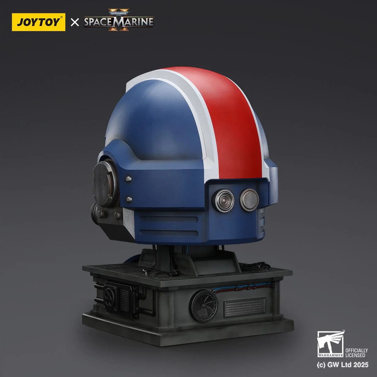 Warhammer 40,000: Space Marine 2 Replica Ultramarines Lieutenant Titus Helmet with Display Stand 1/1 - Image 3